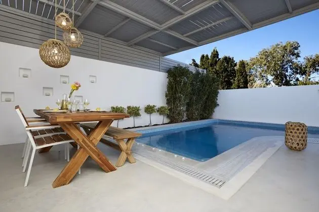 Traditional Villa with heated pool