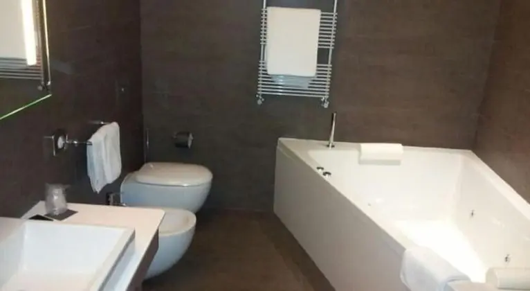 Standard Tek Büyük veya İki Ayrı Yataklı Oda