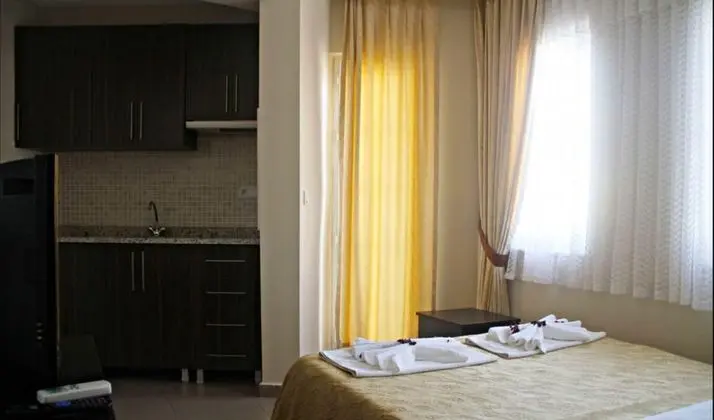 Aile Odası, Bahçe Manzaralı, Balkonlu