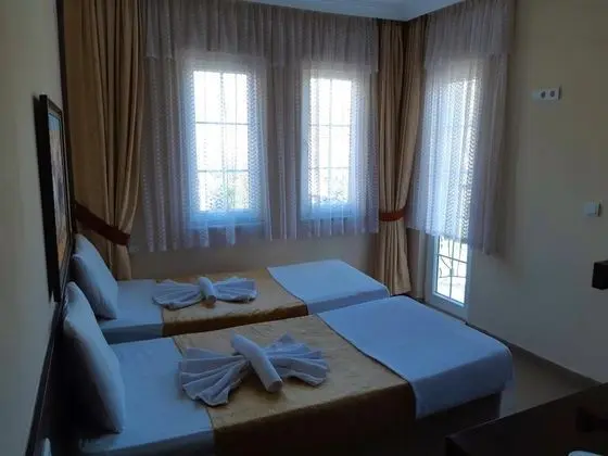 Aile Odası, Bahçe Manzaralı, Balkonlu