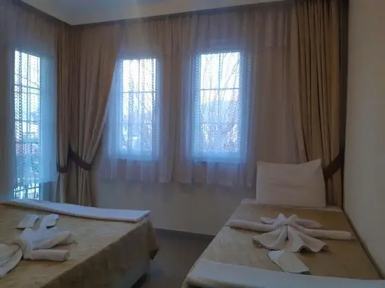Aile Odası, Bahçe Manzaralı, Balkonlu