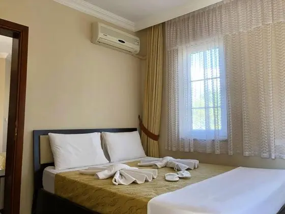 Aile Odası, Bahçe Manzaralı, Balkonlu