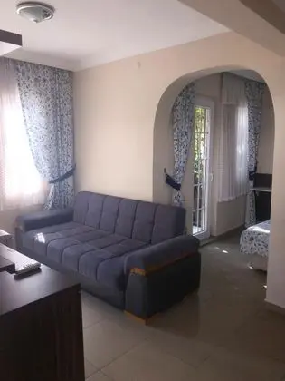 Üç Kişilik Oda, Bahçe Manzaralı, Balkonlu