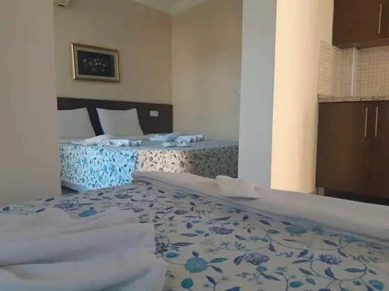 Üç Kişilik Oda, Bahçe Manzaralı, Balkonlu