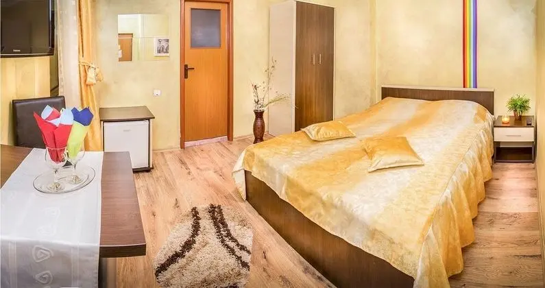 Standard Tek Büyük Yataklı Oda
