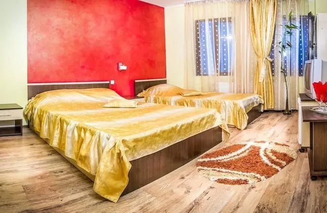 Üç Kişilik Oda, 1 Yatak Odası