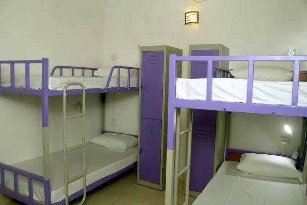 Ortak Ranzalı Oda, Sadece kadınlar için, Ortak Banyo