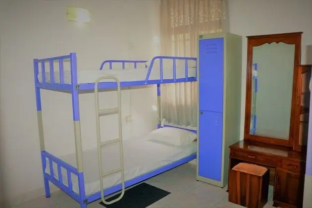 Ortak Ranzalı Oda, Sadece kadınlar için, Ortak Banyo