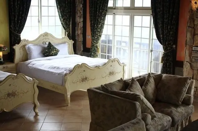 Deluxe Süit, Asma Kat