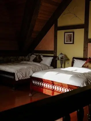 Deluxe Süit, Asma Kat