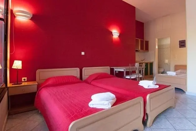 Üç Kişilik Oda, Bahçe Manzaralı