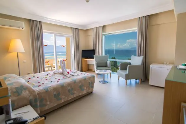https://images.etstur.com/imgproxy/resize/2560x1440/files/images/hotelImages/etsrooms/6/Ephesia_Resort_Hotel_20241219114109_0.jpg