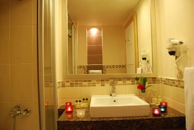 https://imagessl.etstur.com/files/images/hotelImages/TR/50682/l/banyo.jpg