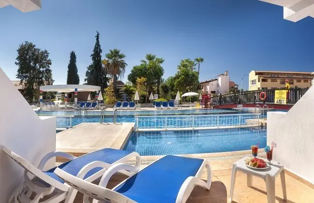 https://images.etstur.com/files/images/hotelImages/TR/50683/l/Ephesia-Holiday-Beach-Club-Oda-313856.jpg