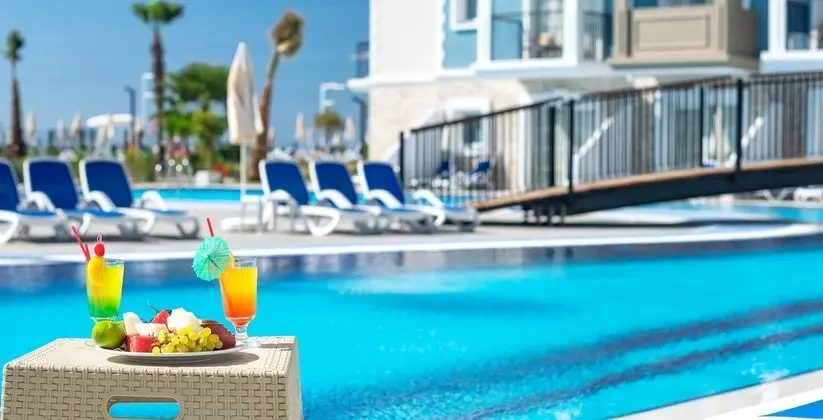 https://images.etstur.com/files/images/hotelImages/TR/50683/l/Ephesia-Holiday-Beach-Club-Oda-313877.jpg