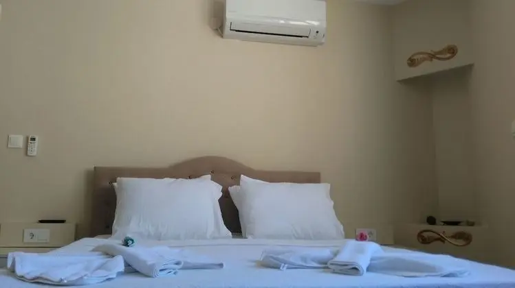 Deluxe Tek Büyük Yataklı Oda, Avlu Manzaralı