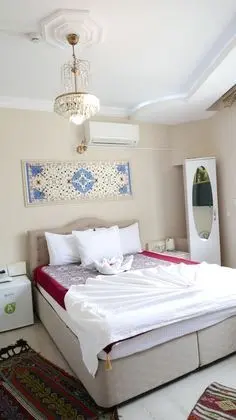 Deluxe Tek Büyük Yataklı Oda, Avlu Manzaralı