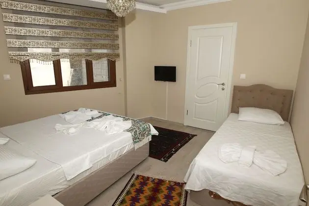 Deluxe Üç Kişilik Oda, Özel Banyo, Avlu Manzaralı