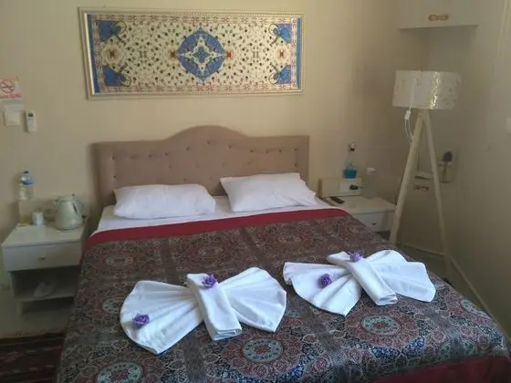 Deluxe Üç Kişilik Oda, Özel Banyo, Avlu Manzaralı