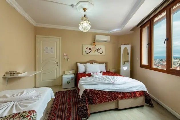 Deluxe Üç Kişilik Oda, Özel Banyo, Avlu Manzaralı
