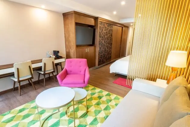 Suite Club Room - Family, Club Member Benefits Apply, One Way Airport Transfer