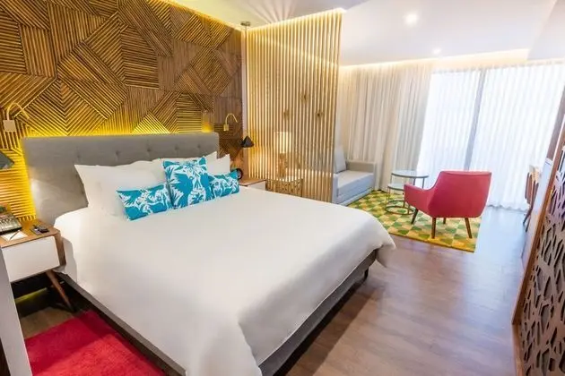 Suite Club Room - Family, Club Member Benefits Apply, One Way Airport Transfer