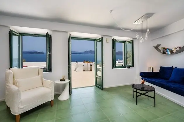 Emerald Suite, Hot Tub, Sea View