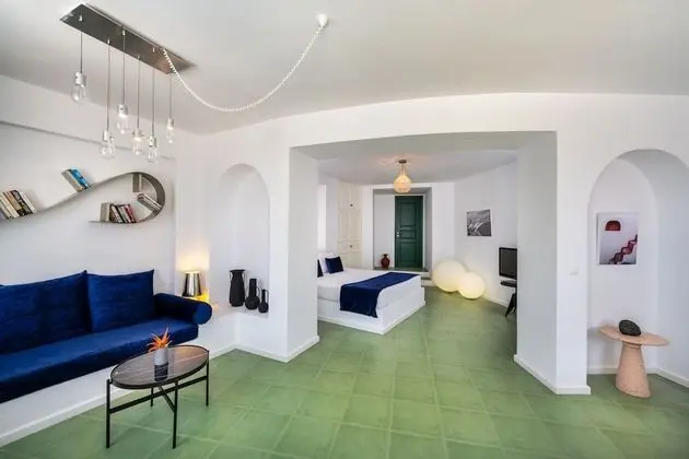 Emerald Suite, Hot Tub, Sea View