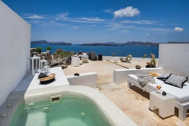 Sapphire Suite, Hot Tub, Sea View