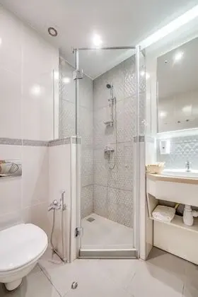 Comfort Tek Büyük Yataklı Oda