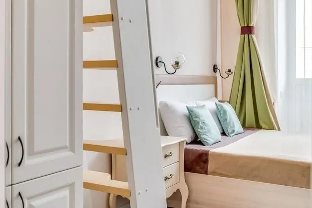 Tek Büyük Yataklı Oda (Split Level)