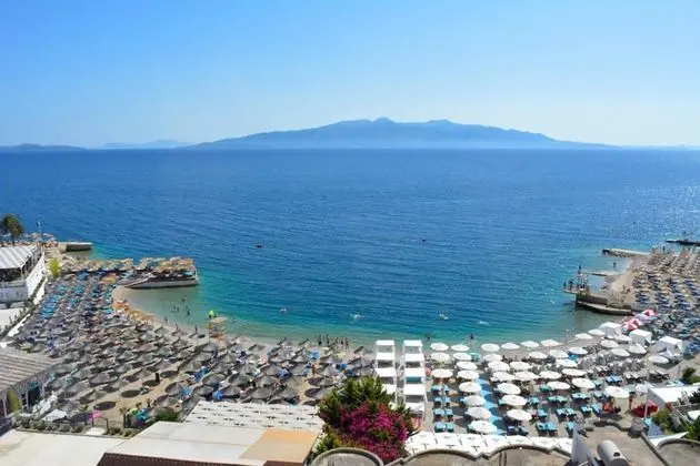 Tek Büyük veya İki Ayrı Yataklı Oda, Deniz Manzaralı