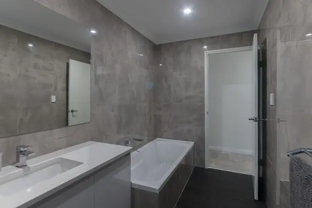 Deluxe Tek Büyük Yataklı Oda, Özel Banyo