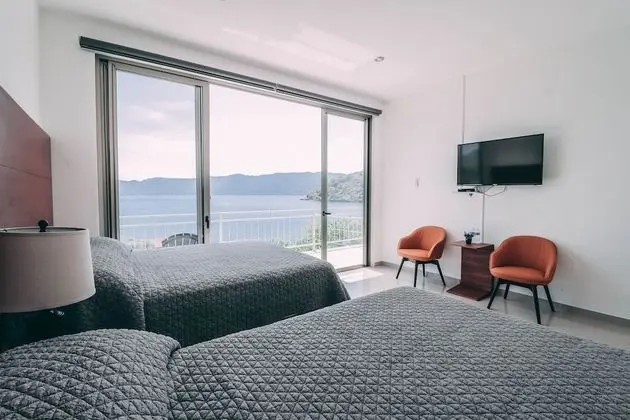 Luxury Oda, 2 Büyük (Queen) Boy Yatak, Sigara İçilmez, Göl Manzaralı