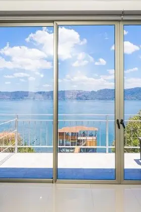 Luxury Oda, 2 Büyük (Queen) Boy Yatak, Sigara İçilmez, Göl Manzaralı