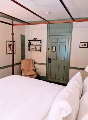 Standard Oda, 1 Büyük (Queen) Boy Yatak (1811 Historic Inn)