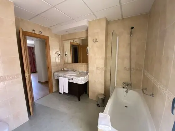 Standard Tek Büyük veya İki Ayrı Yataklı Oda