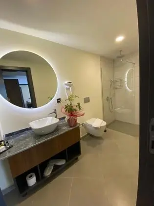 Aile Suiti, Kara Manzaralı, Teraslı