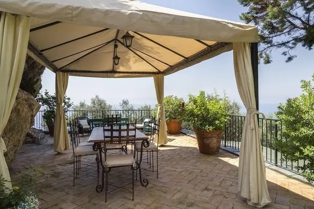 Villa, Sigara İçilebilir