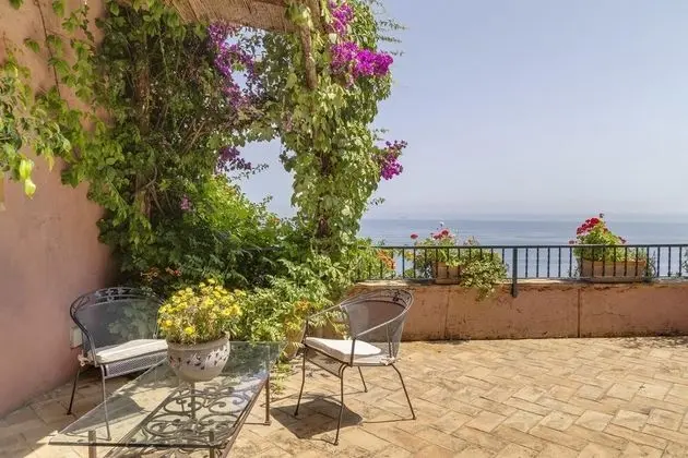 Villa, Sigara İçilebilir