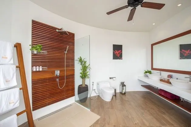 3-Bedroom Villa with Sea View