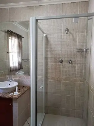 Basic Tek Büyük Yataklı Oda