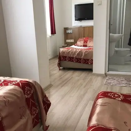 Üç Kişilik Oda