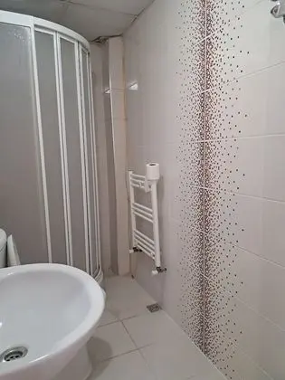 Üç Kişilik Oda