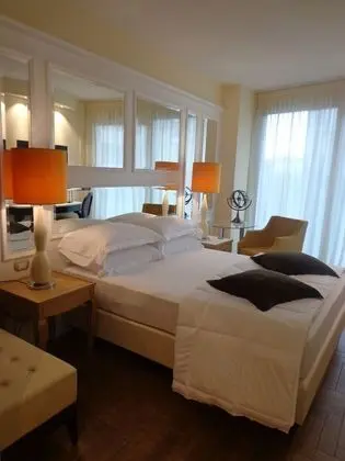 Tek Büyük veya İki Ayrı Yataklı Oda, Balkon