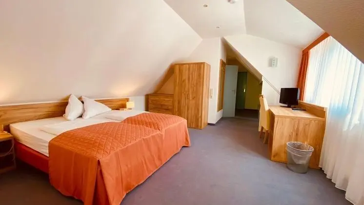 Tek Büyük Yataklı Oda