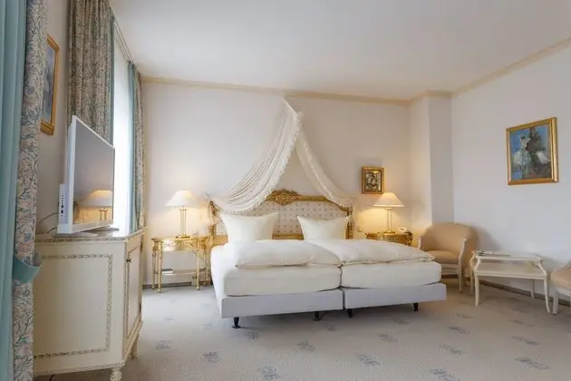 Tek Büyük veya İki Ayrı Yataklı Oda