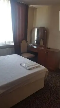 Oda, 2 Tek Kişilik Yatak