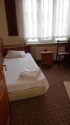 Oda, 2 Tek Kişilik Yatak