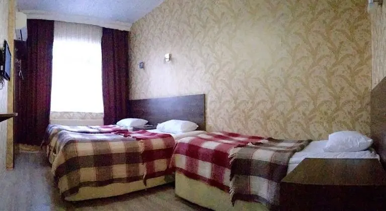 Triple, Şehir Manzaralı